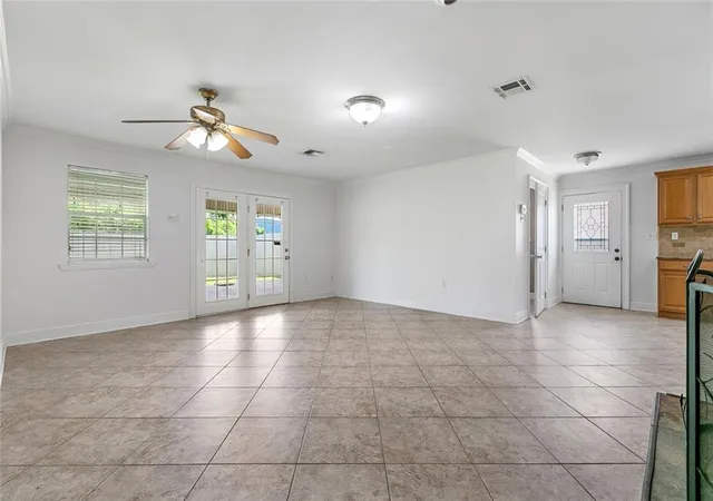 Photo 4 of Single family home for sale at 1305 Orchid Dr, Harvey, LA 70058 | MLS# 2573208 | Listing updated on 2026-09-23