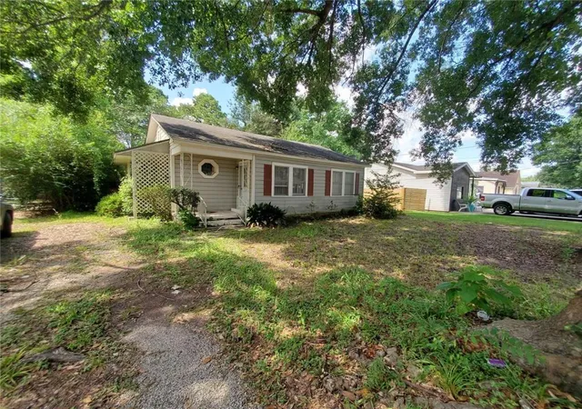 Photo 2 of Sale Pending at 104 Sharon St, Lafayette, LA 70506 | MLS# 2573487 | Listing updated on 2026-08-27