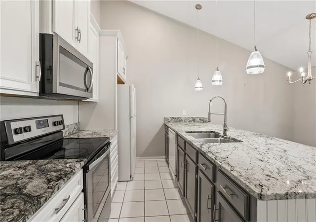 Listing Photo 5 - Condo for sale in building located at 12 S Ct Villa, Mandeville, LA 70448 - Unit #12