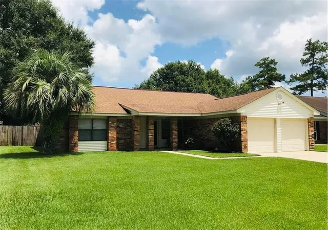 Photo 1 of Single family home for sale at 802 Lake Arthur Ct, Slidell, LA 70461 | MLS# 2574865 | Listing updated on 2026-09-01