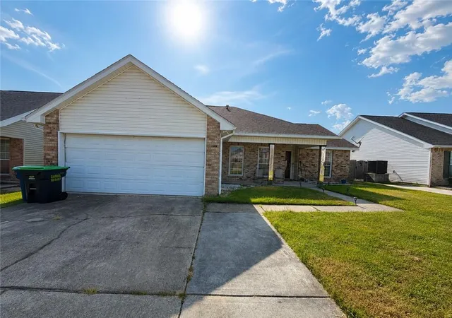 Photo 1 of Single family home for sale at 1267 Admiral Nelson Dr, Slidell, LA 70461 | MLS# 2574614 | Listing updated on 2026-09-01