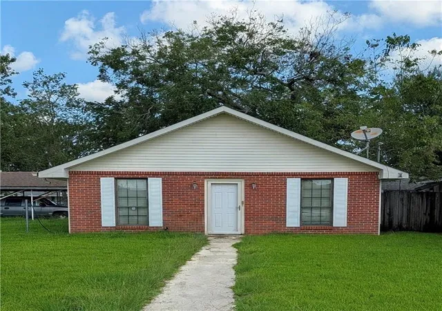 1st image of 2756 Corinne Dr, Marrero, LA 70072 | MLS# 2574087