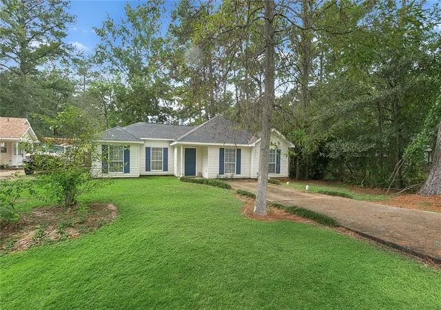 Photo 1 of Single family home for sale at 70447 J St, Covington, LA 70433 | MLS# 2574097 | Listing updated on 2026-09-01