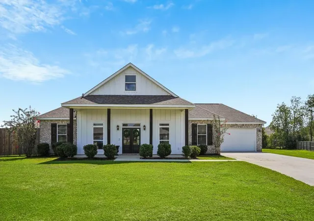 Photo 1 of Single family home for sale at 52298 Autumn Leaf Dr, Loranger, LA 70446 | MLS# 2574874 | Listing updated on 2026-09-01
