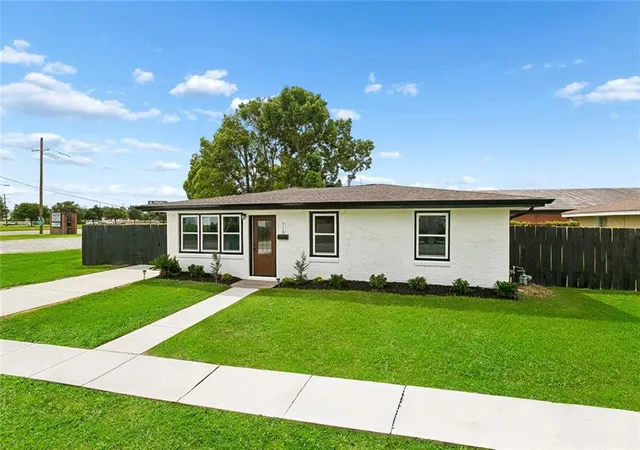 Photo 1 of Single family home for sale at 716 Francis St, Marrero, LA 70072 | MLS# 2575184 | Listing updated on 2026-09-01