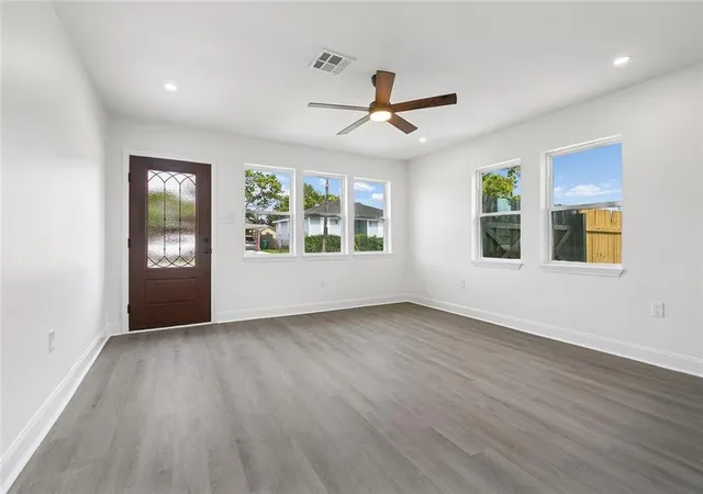 Photo 3 of Single family home for sale at 716 Francis St, Marrero, LA 70072 | MLS# 2575184 | Listing updated on 2026-09-01