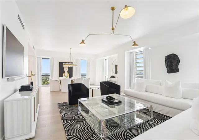 Listing Photo 2 - Condo for sale in Four Season Private Residences located at 2 Canal St, New Orleans, LA 70130 - Unit #2308