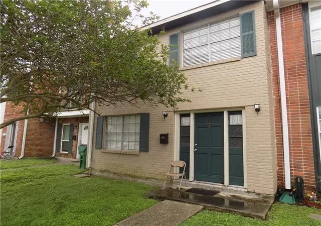 Photo 2 of Townhouse for sale at 62 New England Ct, Gretna, LA 70053 | MLS# 2575502 | Listing updated on 2026-10-01