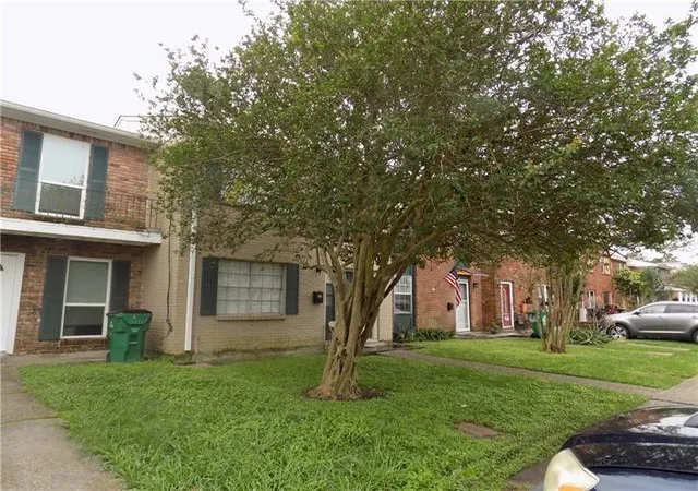 Photo 3 of Townhouse for sale at 62 New England Ct, Gretna, LA 70053 | MLS# 2575502 | Listing updated on 2026-10-01