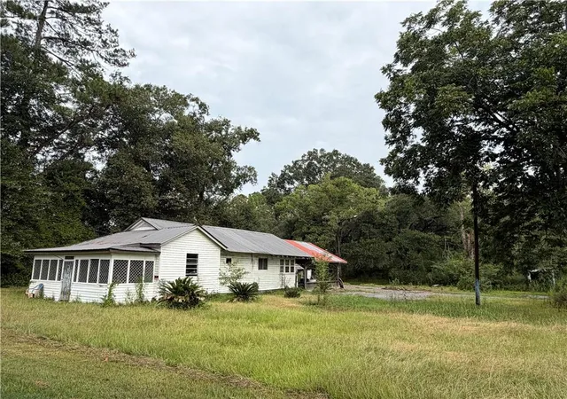 Photo 1 of Single family home for sale at 15069 Shelly Rd, Natalbany, LA 70451 | MLS# 2574822 | Listing updated on 2026-10-08