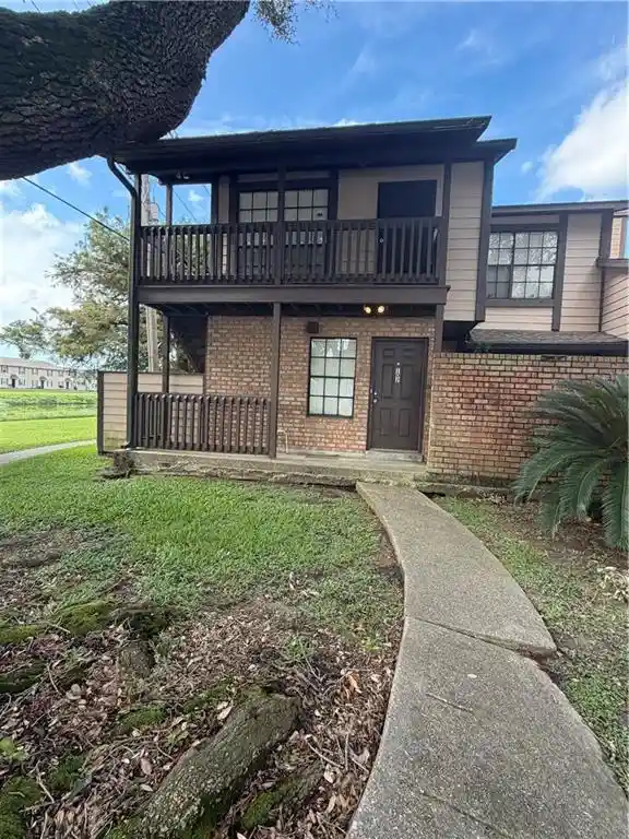 Photo 1 of Condo for sale at 742 Fairfax Dr #102, Gretna, LA 70056 | MLS# 2575753 | Listing updated on 2026-10-11