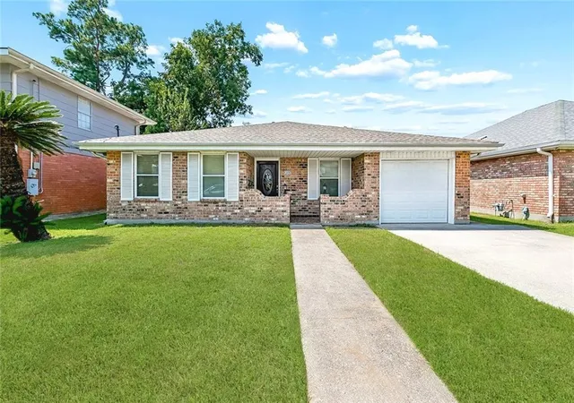 Single family home for sale at 4504 Lefkoe St, Metairie, LA 70006 | MLS# 2576139
