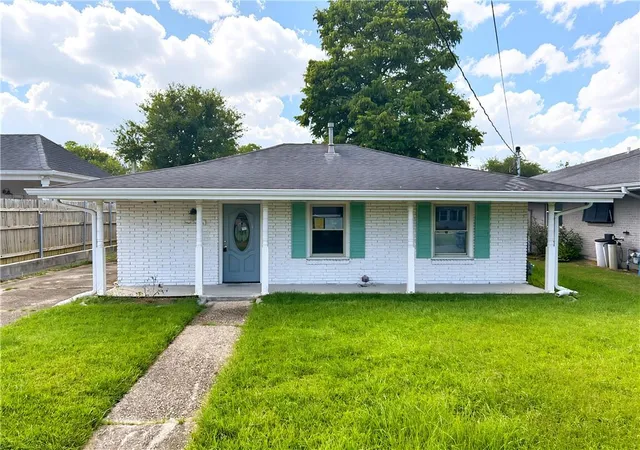 Photo 1 of Single family home for sale at 420 Roseland Pkwy, Harahan, LA 70123 | MLS# 2578351 | Listing updated on 2026-09-25