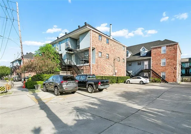 Listing Photo 1 - Condo for sale in building located at 3629 Ridgelake Dr, Metairie, LA 70002 - Unit #33