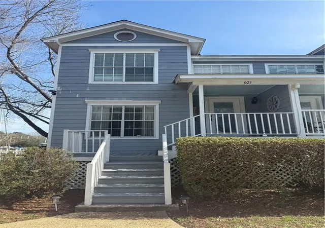 Listing Photo 1 - Condo for sale in building located at 621 Colbert St, Mandeville, LA 70448 - Unit #1