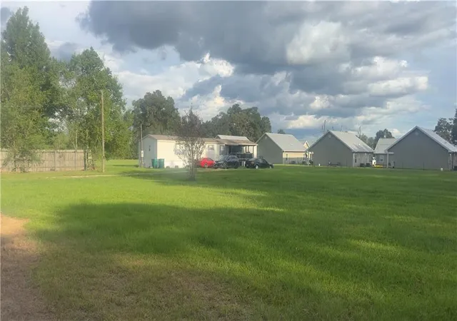Photo 3 of Multi family home for sale at 333 Mcdaniel Rd, Amite, LA 70422 | MLS# 2578877 | Listing updated on 2026-09-25