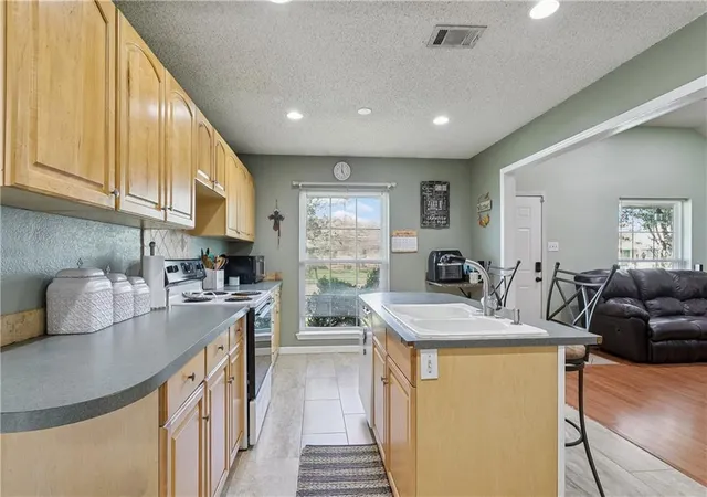 Photo 4 of Sale Pending at 632 La Salle Dr, La Place, LA 70068 | MLS# 2577817 | Listing updated on 2026-10-07