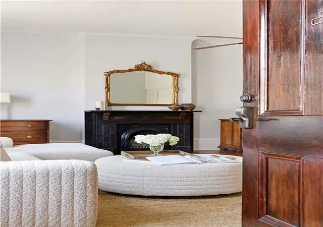Listing Photo 1 - Condo for sale in building located at 515Th St Louis St, New Orleans, LA 70130 - Unit #6