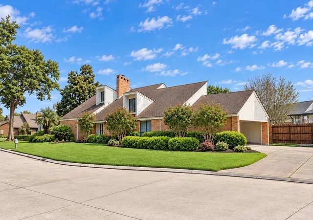 Photo 1 of Single family home for sale at 75 S Burleigh Ct, Marrero, LA 70072 | MLS# 2579092 | Listing updated on 2026-09-30