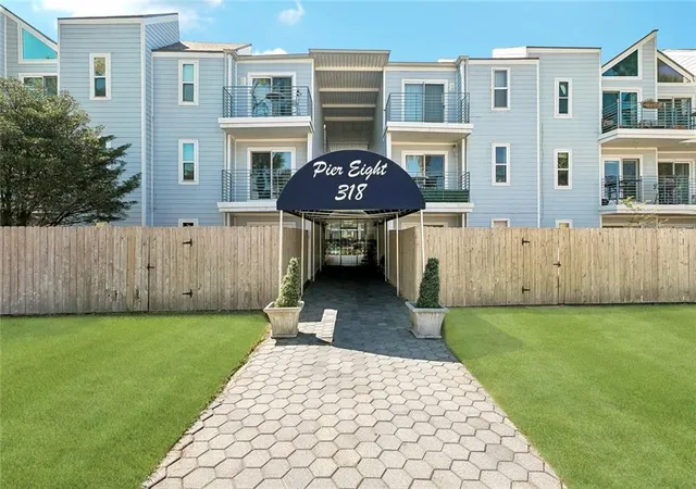 Condo for sale at 318 Lake Marina Ave #111, New Orleans, LA 70124 | MLS# 2578719