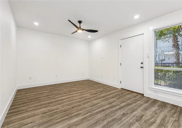 Listing Photo 3 - Condo for sale in building located at 318 Lake Marina Ave, New Orleans, LA 70124 - Unit #111