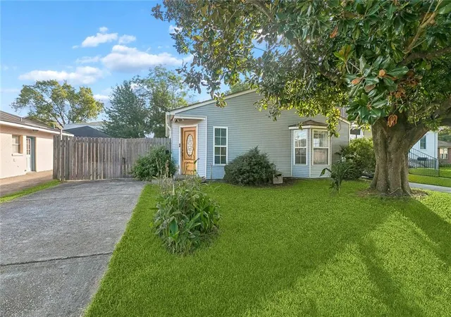 Photo 1 of Single family home for sale at 1329 Generes Dr, Harahan, LA 70123 | MLS# 2579457 | Listing updated on 2026-10-06
