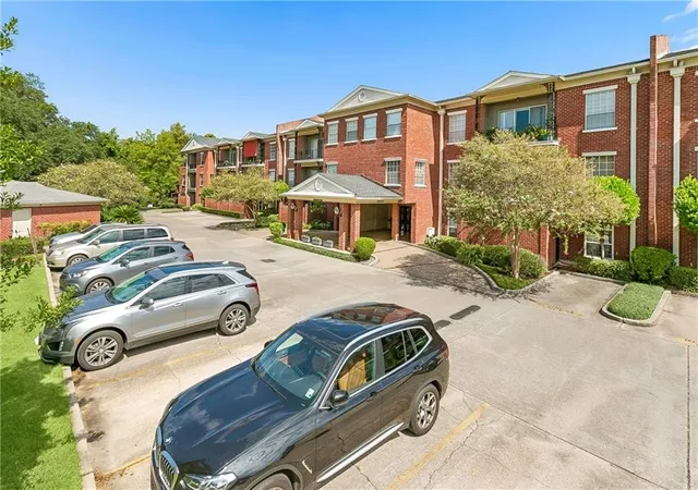 Photo 1 of Condo for sale at 801 Rue Burgundy St #319, Metairie, LA 70005 | MLS# 2579441 | Listing updated on 2026-10-05