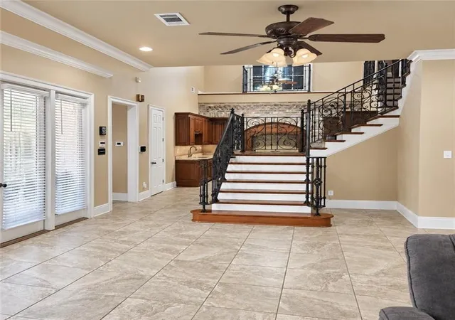 Photo 2 of Townhouse for sale at 2120 Hyde Park Ave, Harvey, LA 70058 | MLS# 2578674 | Listing updated on 2026-10-12