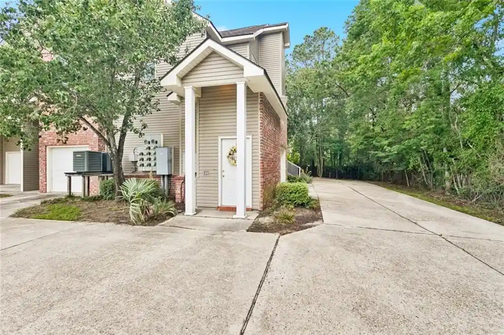 Listing Photo 1 - Condo for sale in 521 Spartan Dr located at 521 Spartan Dr, Slidell, LA 70458 - Unit #10207