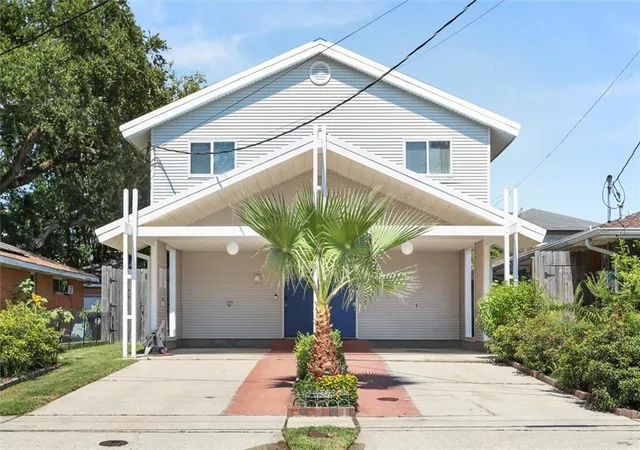 Photo 1 of Sale Pending at 215 17 Stafford Pl, New Orleans, LA 70124 | MLS# 2579784 | Listing updated on 2026-10-12