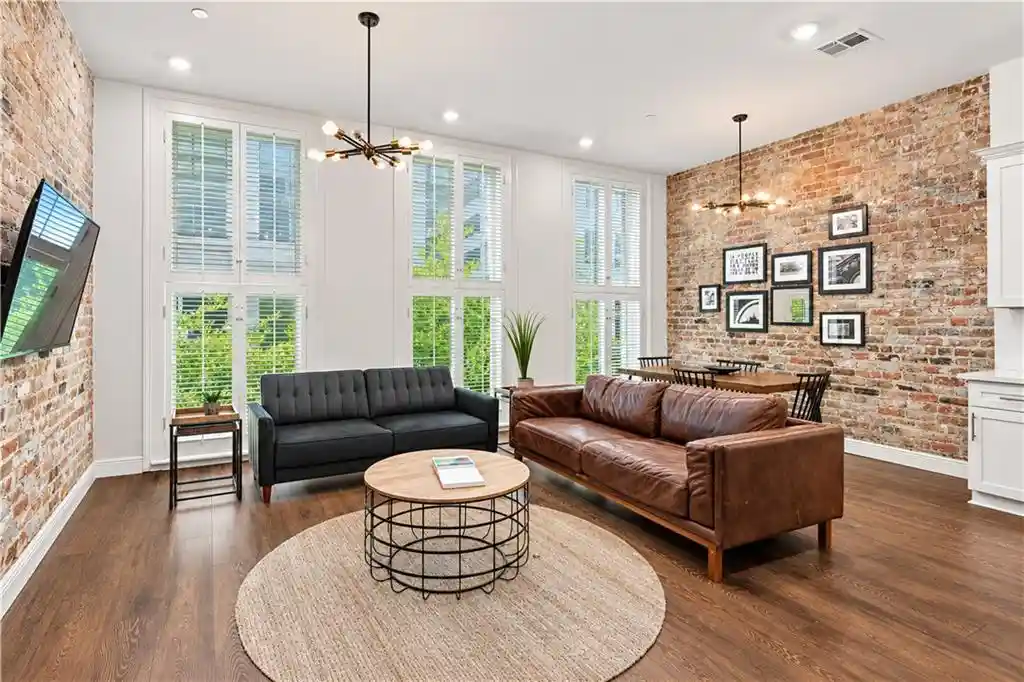 Photo 1 of Condo for sale at 336 Camp St #201, New Orleans, LA 70130 | MLS# 2578527 | Listing updated on 2026-10-17