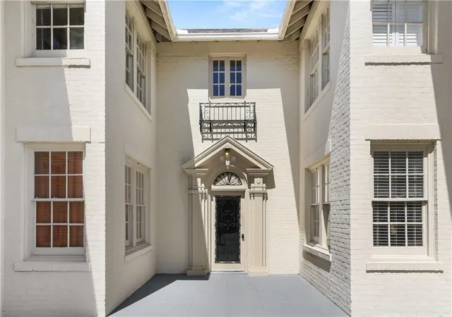 Photo 3 of Condo for sale at 4239 St Charles Ave #I, New Orleans, LA 70115 | MLS# 2579846 | Listing updated on 2026-10-05