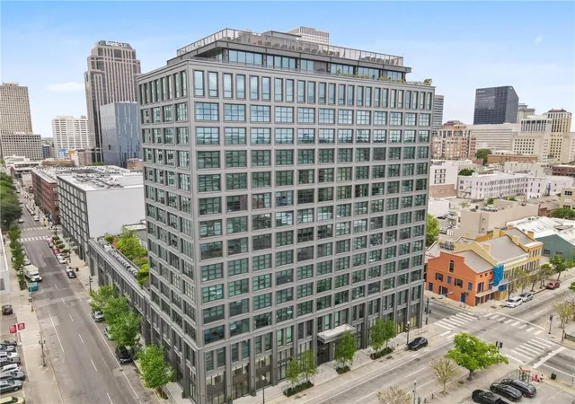 Condo for sale at 1001 Julia St #4C, New Orleans, LA 70113 | MLS# 2579392