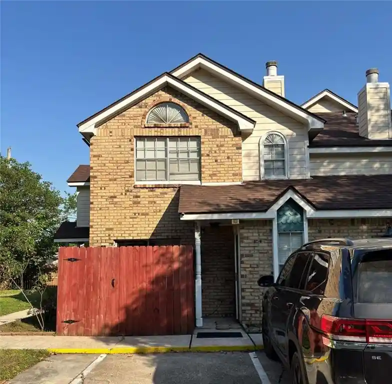 Listing Photo 1 - Condo for sale in 2004 Greenpoint Dr located at 2004 Greenpoint Dr, New Orleans, LA 70114 - Unit #2004