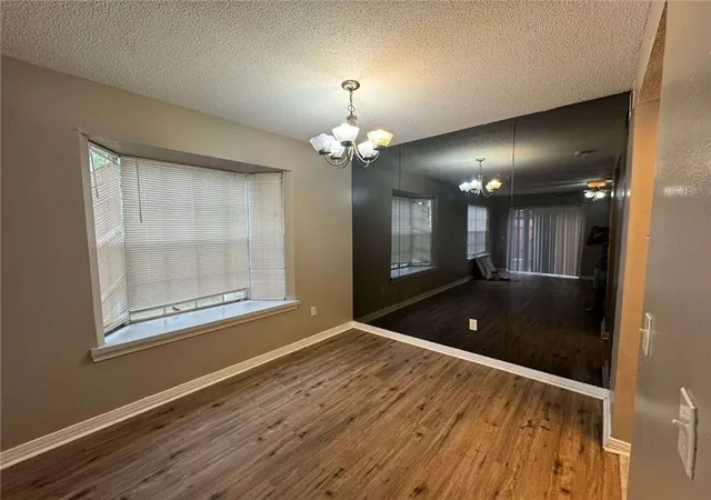 Listing Photo 4 - Condo for sale in building located at 2004 Greenpoint Dr, New Orleans, LA 70114 - Unit #2004