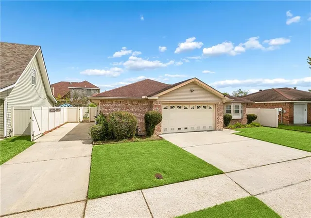 Photo 1 of Single family home for sale at 2061 Saulet Pl, Harvey, LA 70058 | MLS# 2579883 | Listing updated on 2026-10-12