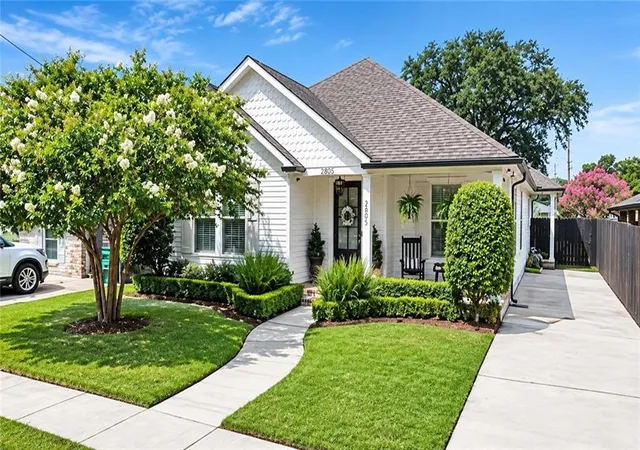 Photo 1 of Single family home for sale at 1020 Green St, Metairie, LA 70001 | MLS# 2580054 | Listing updated on 2026-10-05