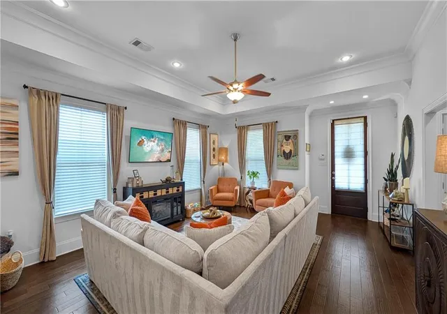 Photo 3 of Single family home for sale at 1020 Green St, Metairie, LA 70001 | MLS# 2580054 | Listing updated on 2026-10-05