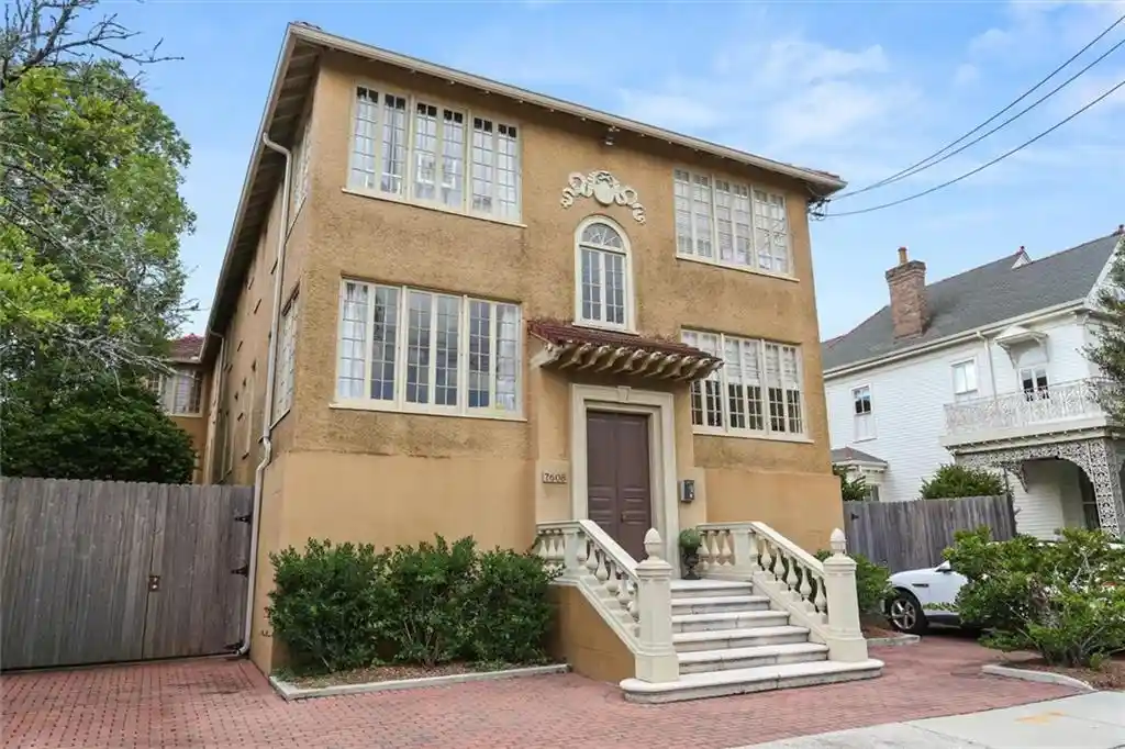 Listing Photo 1 - Condo for sale in 7608Th St Charles Ave located at 7608Th St Charles Ave, New Orleans, LA 70118 - Unit 7608 St Charles Ave
