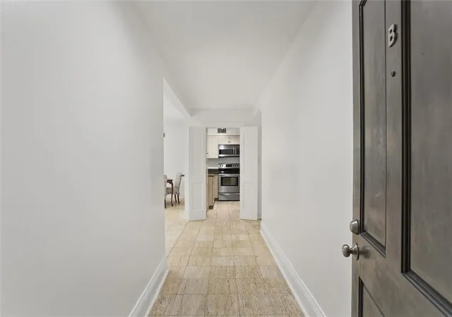 Listing Photo 2 - Condo for sale in building located at 7608Th St Charles Ave, New Orleans, LA 70118 - Unit #B