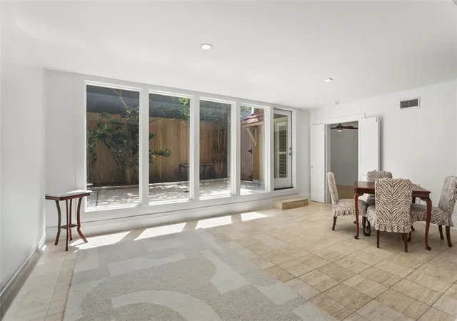 Listing Photo 3 - Condo for sale in building located at 7608Th St Charles Ave, New Orleans, LA 70118 - Unit #B