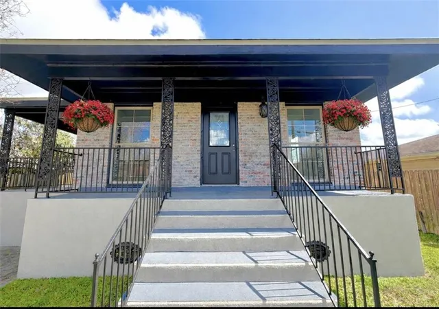 Single family home for sale at 1917 Heights, St Bernard, LA 70085 | MLS# 2580274