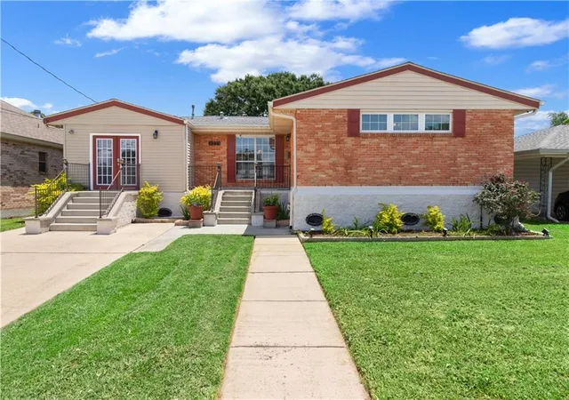 Single family home for sale at 4221 Haring Rd, Metairie, LA 70006 | MLS# 2580080