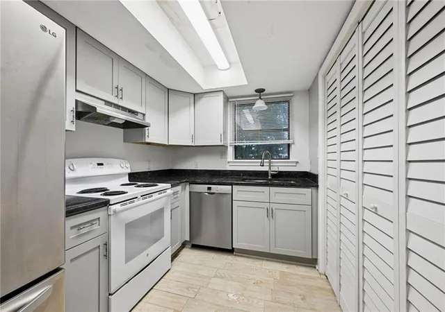Listing Photo 1 - Condo for sale in building located at 222 Putters Ln, Slidell, LA 70460 - Unit #39