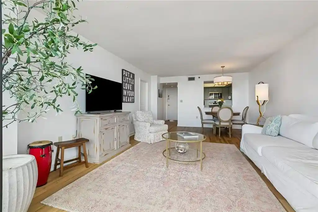 Condo for sale at 300 Lake Marina Ave #11C, New Orleans, LA 70124 | MLS# 2580369