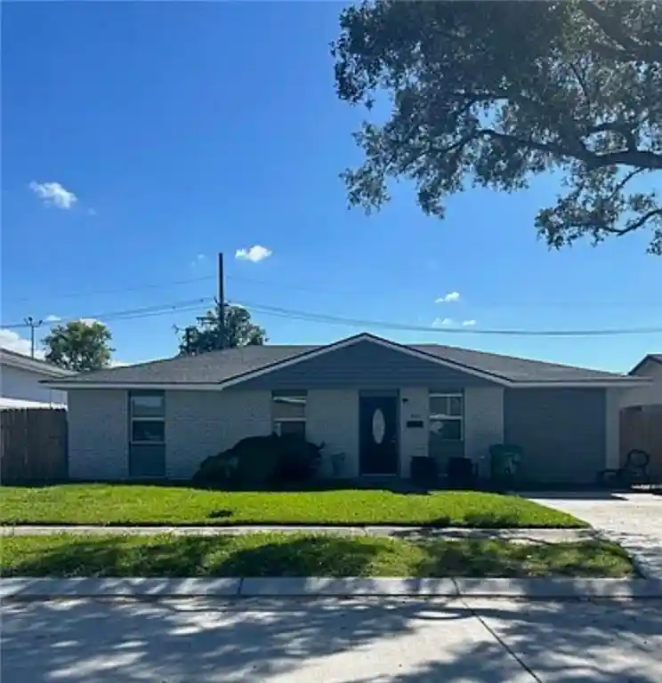 Photo 1 of Single family home for sale at 345 Senate Dr, Avondale, LA 70094 | MLS# 2582188 | Listing updated on 2026-10-19