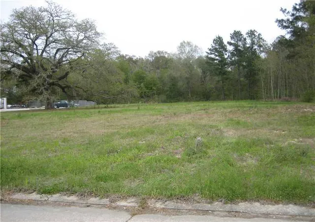 2nd image of 129 Robin Hood Blvd, Hammond, LA 70403 | MLS# 972183