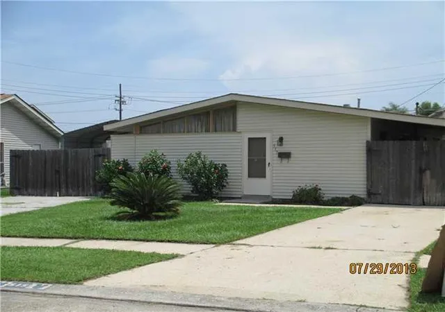 Single Family Residence at 515 Diplomat St, Terrytown, LA 70056 | MLS# 960483 | | Sold on 2013-09-17