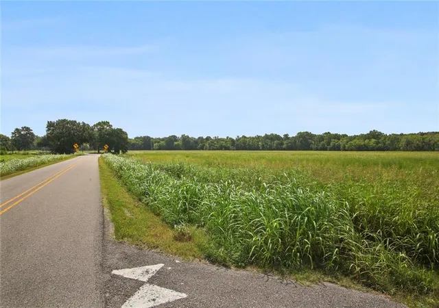 Homes for sale in Des Allemands, LA | 2467 La 306 Hwy, Des Allemands, LA 70030 | MLS# 2261445