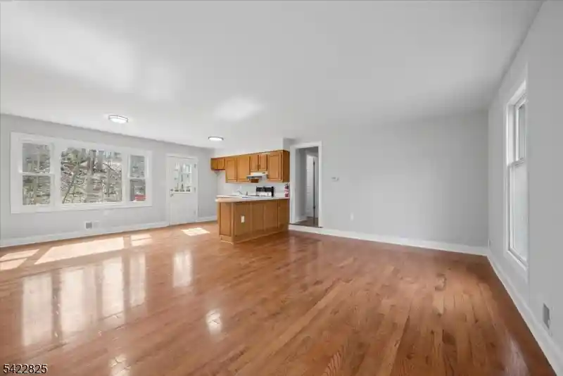 Photo 4 of Single family home for sale at 315 Hudson Ave, Hopatcong, NJ 07843 | MLS# 4024671 | Listing updated on 2026-10-29